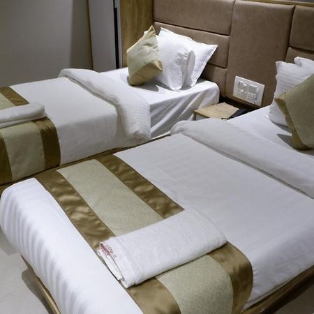 מומביי Hotel Amber Paramount מראה חיצוני תמונה